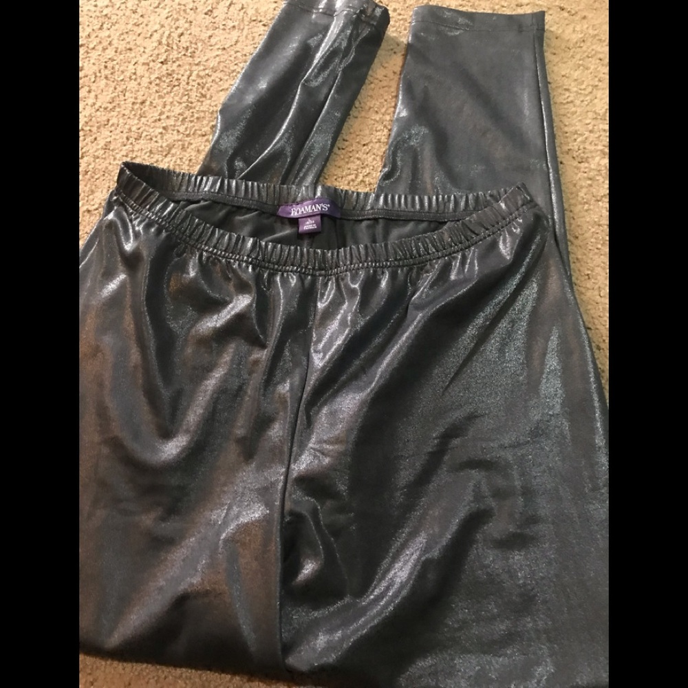 Woman’s shiny black leggings size large 18-20 by Roamans